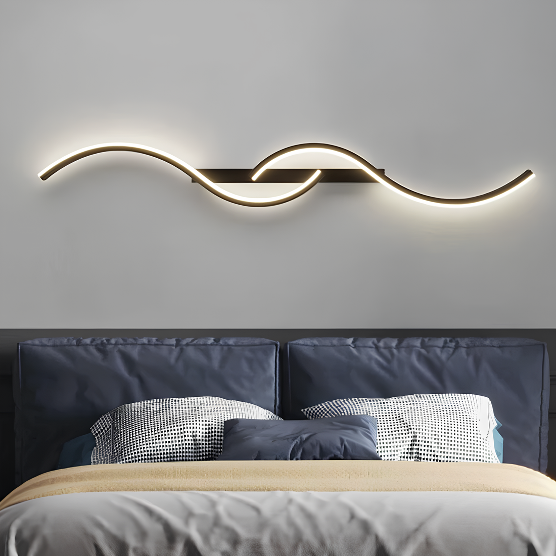 LoopLuxe Wall Light